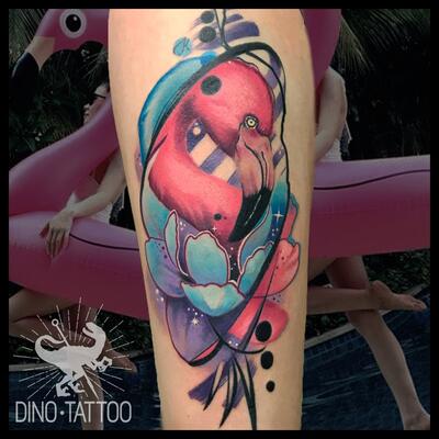 Flamingo i cvetok