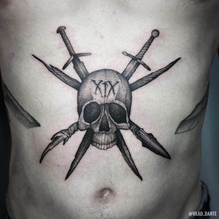  На лбу начертаны римская цифра XIX (19)