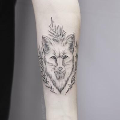 Tatu lisa na ruke