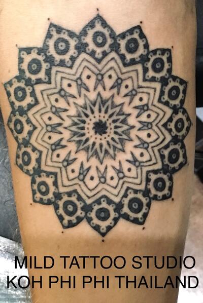 Mandala tattoo bamboo tattoo T