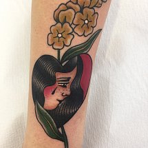 Kiss Me Darlin' tattoo studio 1